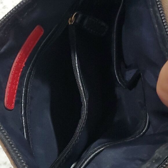 Tommy Hilfiger womans cross body purse - Picture 8 of 8